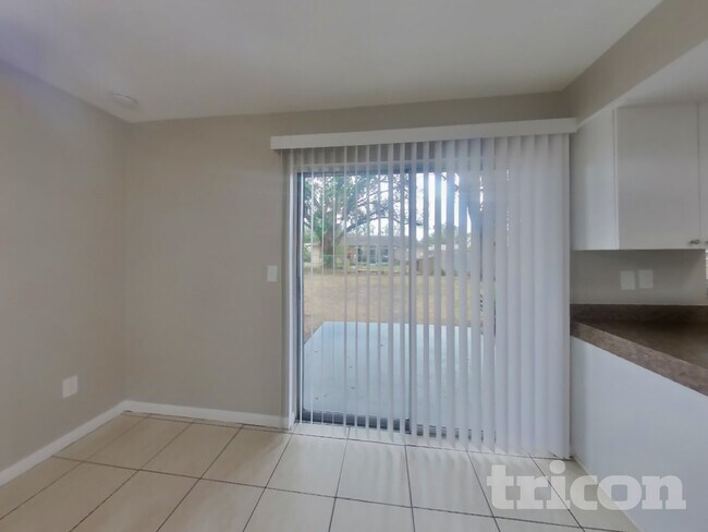 Foto del edificio - 1115 Oakhill St