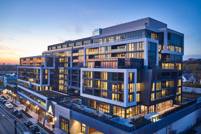 Building Photo - Litho