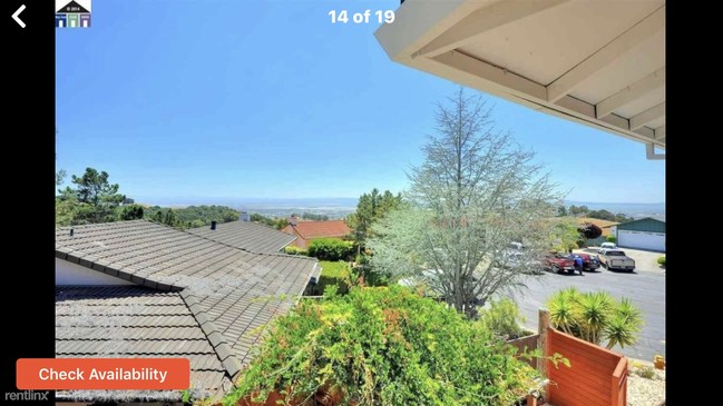 Building Photo - 27980 Edgecliff Way