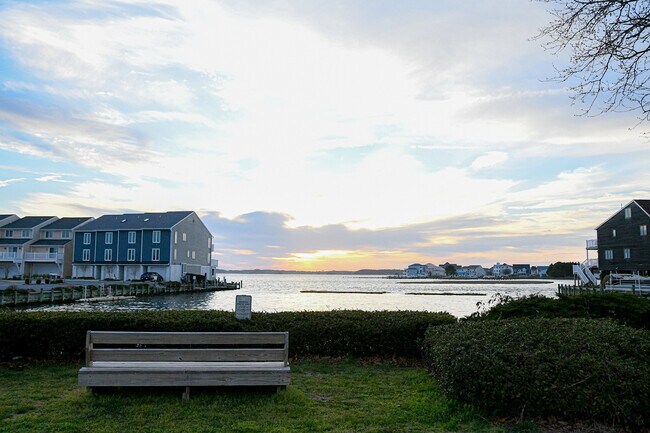 Foto del edificio - 605 Twin Tree Rd