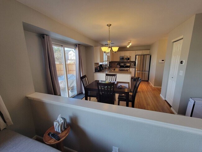 Foto del edificio - Let us introduce you to your new home!