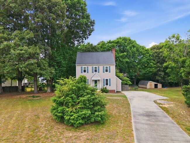Foto del edificio - Spacious 3BR Home with Deck in Prime Wake Forest Location