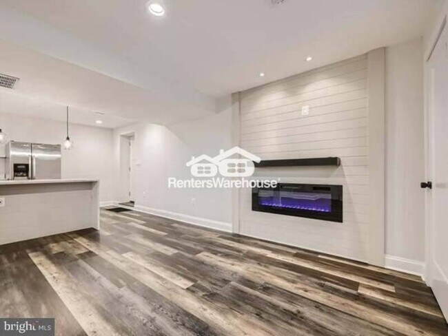 Foto del edificio - 6509 Parr Ave