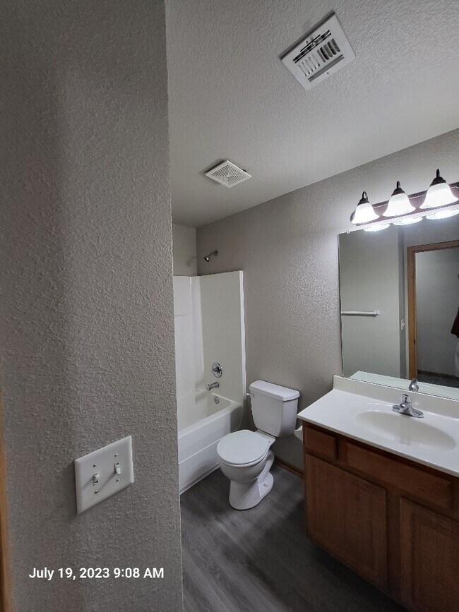Foto del edificio - 128 SE Rose Garden Ln