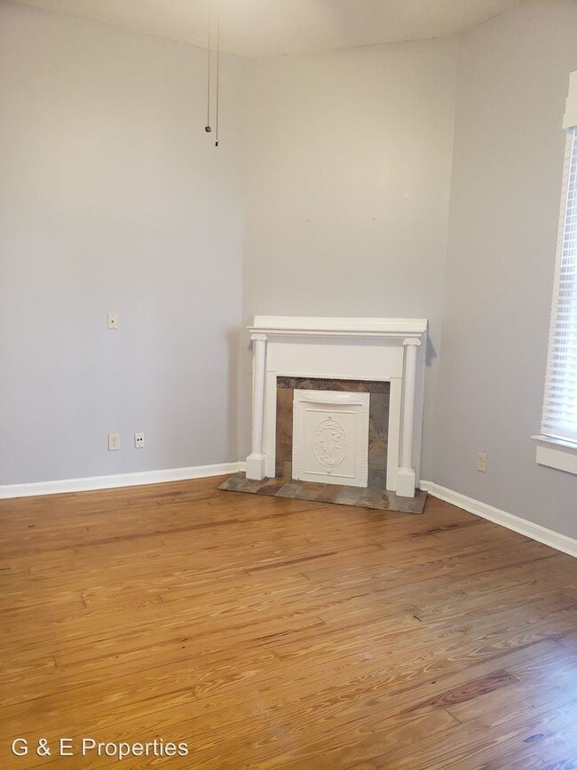 Building Photo - 2 br, 1 bath Apartment - 1052 Dickson