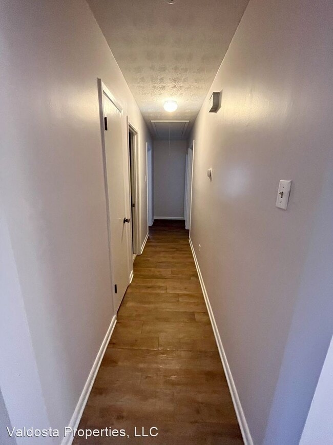 Building Photo - 3 br, 2 bath House - 3 Oconee Pl.