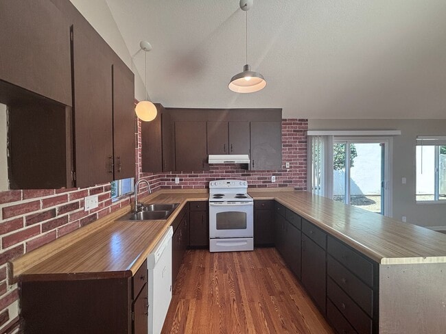 Building Photo - 5328 Cedar Grove Cir