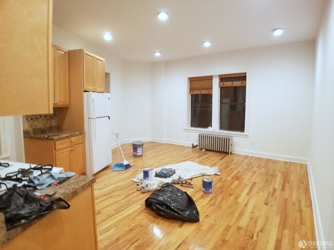 Building Photo - 590 East 21st Street
