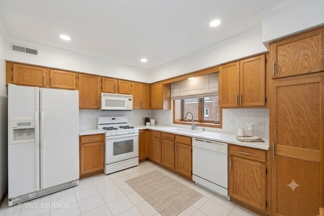 Foto del edificio - 4210 N Natchez Ave