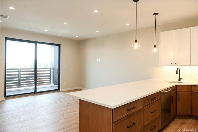 Foto del edificio - 135 E Park Ave