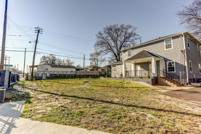 Foto del edificio - 1072 S Barksdale St