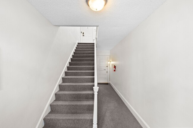 Building Photo - 1707 Club Rd