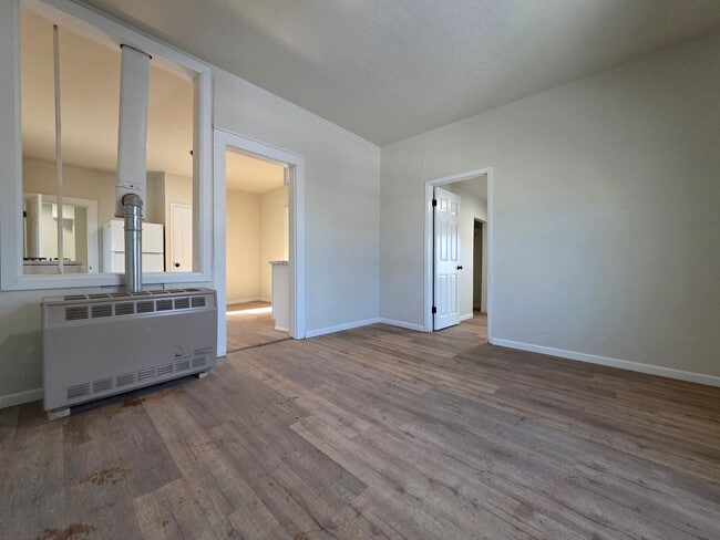 Foto del edificio - 210 S Maple Ave