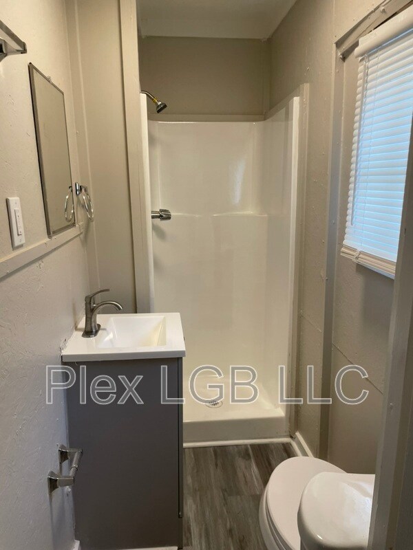 Foto del edificio - 326 Daniel St