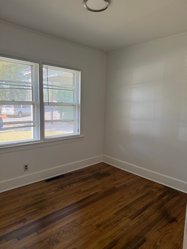Foto del edificio - 1105 Sycamore Rd
