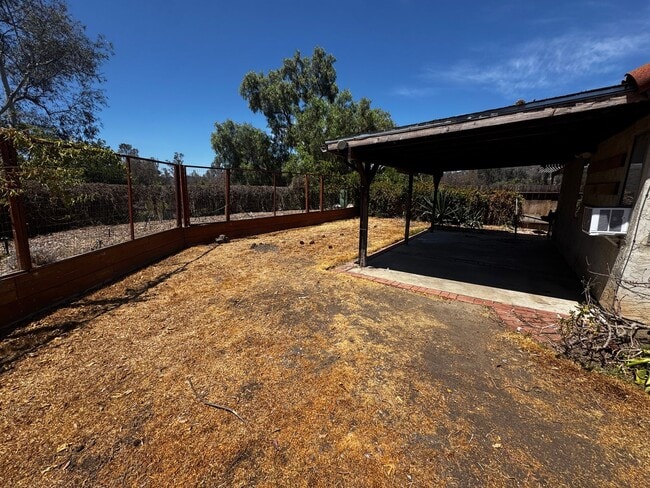 Foto del edificio - 1577 Greencrest Ct