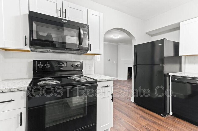 Building Photo - 554-556 Fairwood Ave