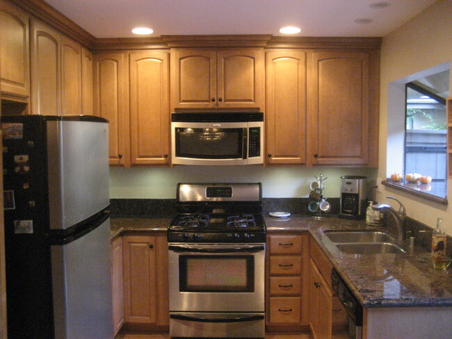 Kitchen - 1834 Topaz Ave