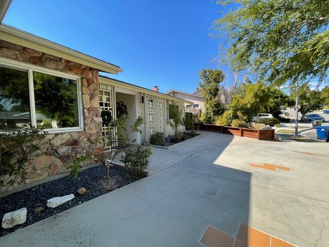 Building Photo - 8303 Joan Ln