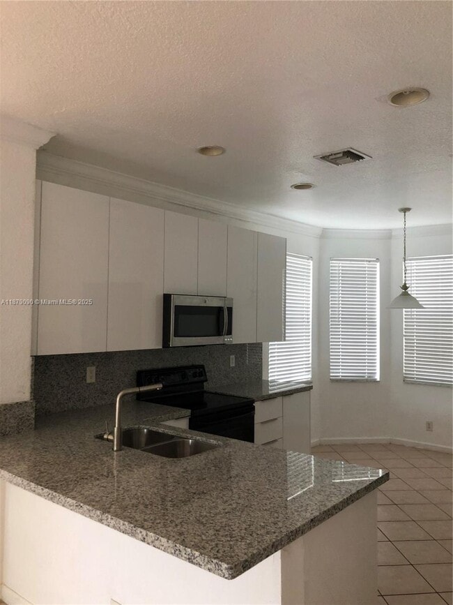 Foto del edificio - 693 Live Oak Ln