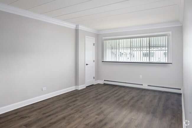 1 dormitorio, 1 baño - 750 pies cuadrados - Sala de estar - 4925 Fairview Ave