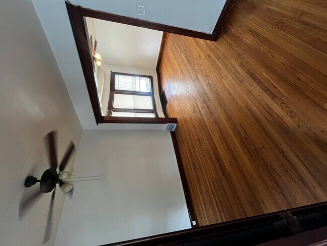 Foto del edificio - 3345 W 61st Pl
