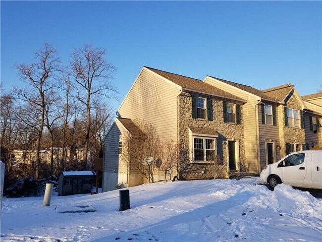 Building Photo - 435 Indian Rock Cir