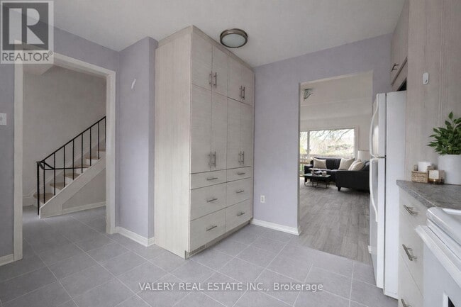 Building Photo - 25 Romfield Circuit