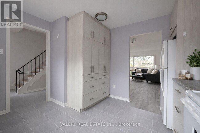 Photo du bâtiment - 25 Romfield Circuit