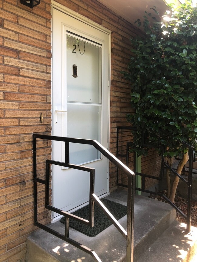 Foto del edificio - Sheriff Triplex