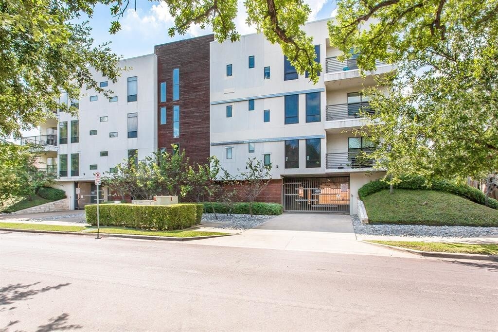 4107 Bowser Ave Unit 207, Dallas, TX 75219 Condo for Rent in Dallas