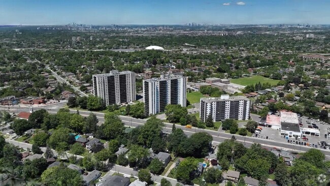  - 2560 Kingston