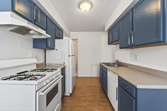 Building Photo - 2740 Rosalyn Ct