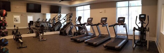 Foto del edificio - 1579 Millspring Dr