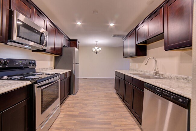 Foto del edificio - S 79th E Ave Duplex