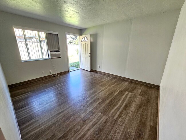 Building Photo - 17115