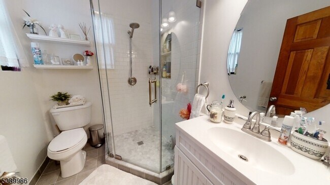 Foto del edificio - 58 Pulaski St