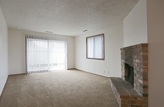Building Photo - 195 Glynbrook St N