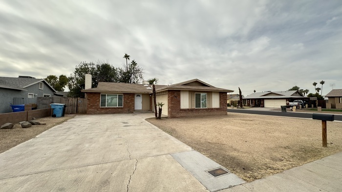 Foto principal - Maryvale 3br With Garage and RV Gate