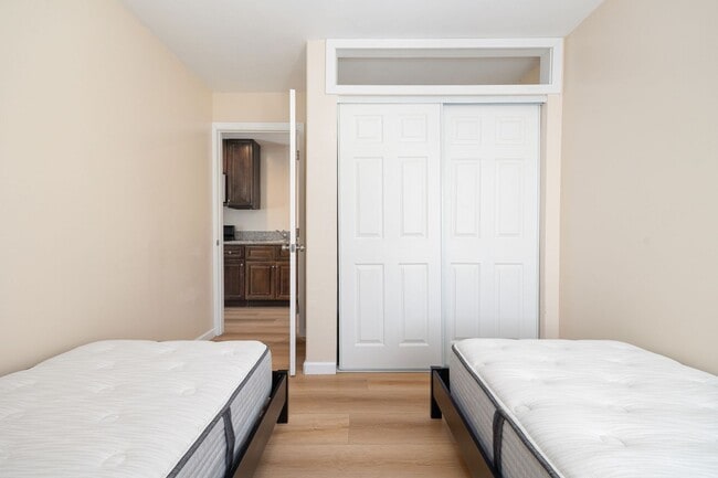 Building Photo - Don't miss the chance to rent this fully f...