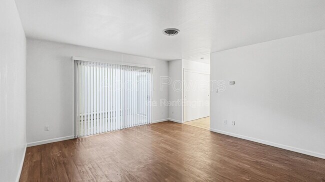 Foto del edificio - 5441 Olympic Way