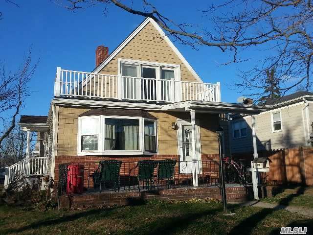 Primary Photo - 305 E Pine St