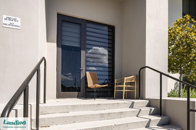 Building Photo - 1155 NE 126th St