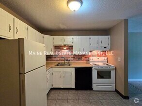 Building Photo - 10 Tall Pines Dr