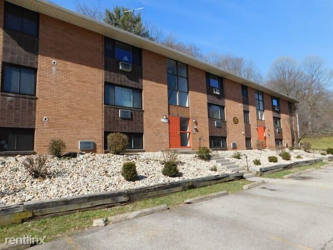 Building Photo - 1211 Logan Rd