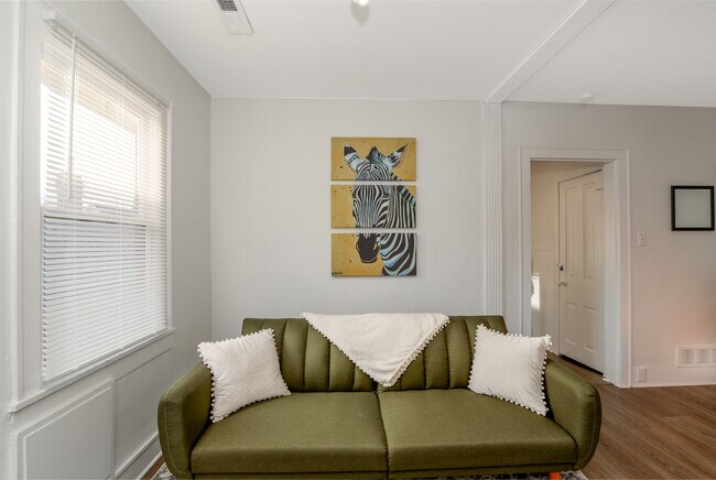 Foto del edificio - 2096 W 32nd St
