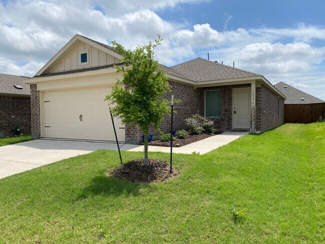 Foto del edificio - 14174 Inglebert St