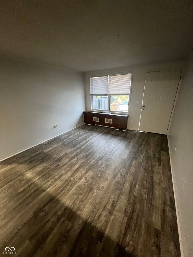 Foto del edificio - 2000 Indianapolis Rd