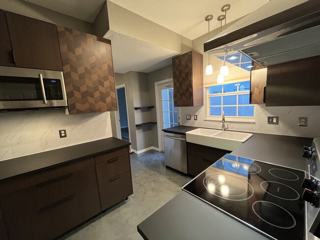 Kitchen with Patio entry - 13155 Liberty Square Dr