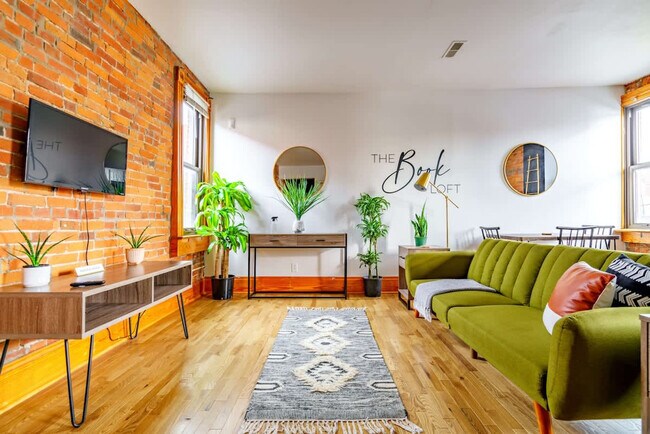 Foto del edificio - 1180 N High St